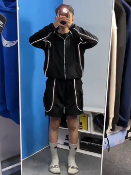 setelan kece hoodie + celana cargo😜🤩 #rekomendasi #outfit #masukberanda #capcut #viral #xybca #foryou #fyp #tiktok #pelitfyp #genshinimpact #masukberandafyp 