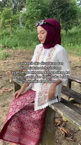 ank perempuan di jaga rapi oleh seorng ayah