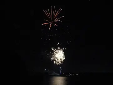 #loverisaday #fireworks 
