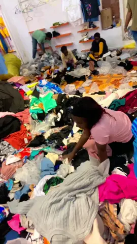 Nr sleep o mama ,visit happy shopping and thank me later ,40le for shoe or Clothe or bag on Thursdays and fridays ,80 Leones on Wednesday for anything u tak ,20 le on Saturdays for anything u tak ,150 Leones on Mondays for anything u take @No 15 Lightfoot Boston Street opposite Ecobank mama #tiktoksalone🇸🇱fyp❤️🥰viral #tiktoksalone🇸🇱fyp @God e yon🙏🥰 @princessjohnson818 @HannahDavies @@janeElizabeth @Only~Nadie 🌻🫶🏾🦋 @Masella Bendu @sue😘 