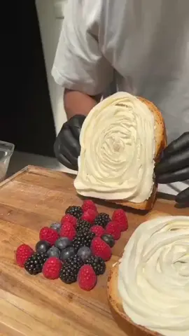 Gyaaaat 🫣🤤 #food #Foodie #fyp #dessert #hungry #bigback #foodporn 