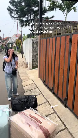 Ternyata anak yang merantau jauh dan pulang dengan keadaan sehat ITU SEKARANG AKU makasih ya allah udah kasih aku kesempatan untuk pulang dalam keadaan sehat