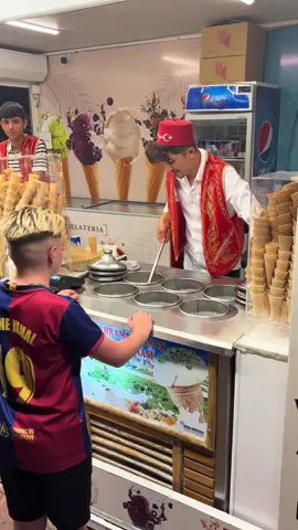 You can’t beat Turkish @HarveyFC ice cream #icmelermarmaris #icmelerturkey #turkishicecream #turkishicecreamprank #turkishicecreamman 