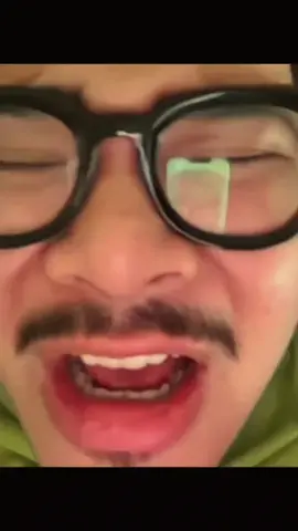 'menertawakan ramalan bintang kartu jarot orang pintar pembaca yasin' katanya #tarot #feast #gitarcover #guitartok #cover #baskaraputra 