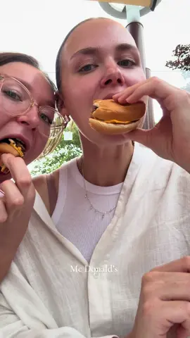 if you don’t loose weight from one day in a calorie deficit you’re not going to gain weight in a calorie surplus besties 🫶🏻 #weightloss #weightlosstransformation #wieiad #whatieatinaday 