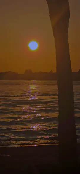 #sunset #Love #fyp #foryou #fypシ #foryoupage #creatorsearchinsights #trending #viral #arab #asian #saudiarabia🇸🇦 #jeddah #pakistan #lahore #kokiyanbeach #beach 