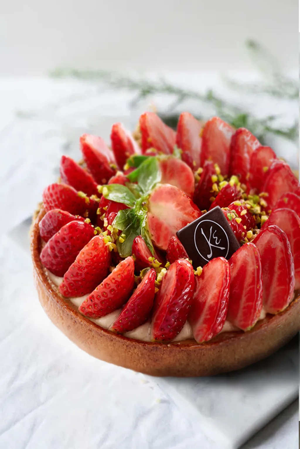 Et vous, vous auriez choisi quoi ? 😍 Dites-le nous en commentaire 👇 - And you, what would you have picked ? 😍 Tell us in comments 👇 #thisorthat  #maisonkayser #boulangerie #viennoiseries #patisseries #pain #tarte #artisanboulanger #artisanale 