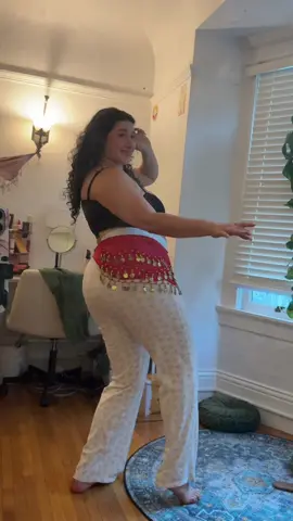 just a simple routine i made dancing in my pjs lolll🩷 #arab #ArabTikTok #bellydance 