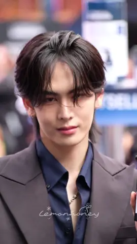 you’re visual my crazy😭🤍@Santa #santa #santapp #santapongsapak #fangirl #fyp #foryou #fypシ゚ 