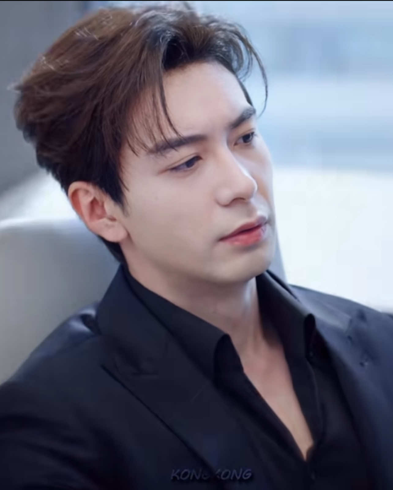 Dạo này Loan Niệm mãi gọi tên anh... * Loan Niệm là một CEO cực kỳ tài giỏi, thông minh quyết đoán, tính cách ngạo mạn, tự cao tự đại, ích kỹ, người đàn ông cứng ngắt lại còn độc mồm... Loan Niệm được cái khó tính nhưng cũng khó gần và khó ưa, sạch sẽ, kén ăn, mỏ hỗn tàn canh gió lạnh... đại khái là vậy nên Húc được chỉ điểm đó 😊... #TrầnTinhHúc #TranTinhHuc #陈星旭 #Chenxingxu #Chenxingxu陈星旭 #TiềnHằng #Anhcũngcóngàynày