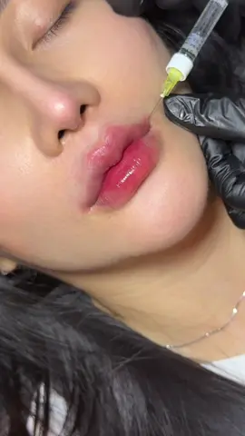 *Tặng tiếp Môi cam thường vừa nặn  cho các bạn 🎁💕* -Khách Sài Gòn đáng yêu ghê: 