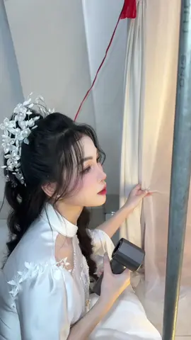 Cô dâu Nôn gặp chú rể dữ oy 🤣#makeupcôdâu #llovetiktok #xhtiktok 
