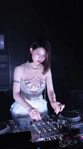 Lại đây tôi cho nghe nhạc hay #dj #DJ #djthanhtra #viral #nhạchay #nhachaymoingay #xuhuong #tiktok 
