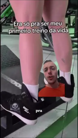 🎥 Vamos conversar sobre Rabdomiólise? Você já ouviu falar dessa condição? A Aluna passou por isso depois do primeiro treino da vida dela — e sim, isso pode acontecer com qualquer pessoa que exagera logo no início. 😰 A rabdomiólise é a ruptura das fibras musculares, e pode ser causada por treinos muito intensos, desidratação ou até calor excessivo. É por isso que treinar com orientação é essencial. 💻 Minha consultoria online foi feita pra isso: te ajudar a evoluir com segurança, respeitando seu nível e sua individualidade. E pra quem quer acelerar os resultados com suplementos de qualidade, é só usar o cupom SENE na @Growth Suplementos nas compras! 🛒🔥 #hipertrofia #treino #gym #academia #treinofeminino #treinodepernas #stiff #treinodepernas #foconotreino 