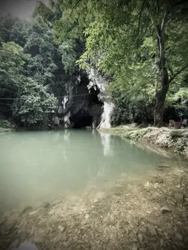 “只要是你，一切简单的事情都会变得特别。” “Chỉ cần là em, mọi điều giản đơn cũng trở thành điều đặc biệt.” 