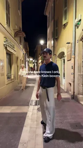 I flash the waistband