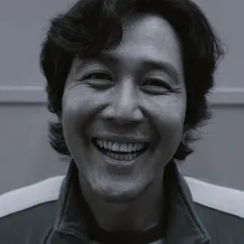 SPOILER!  end of an era💔   scp: kal6psiiascp, xkdramapacks   [vsdt: @𝐚𝐯𝐚 ❦ ] dt: @𝒌𝒍𝒂𝒓𝒂 @bobby  ݁𖥔. @Ruby May🍓🍉 @rehana @𝘿𝙖𝙧𝙠𝙋𝙖𝙨𝙨𝙚𝙣𝙜𝙚𝙧𝘼𝙀 @julia 𝜗𝜚 @stella˙⟡ @may  #squidgame #squidgamenetflix #squidgame3 #squidgameedit #gihun #gihunsquidgame #seonggihun #edit #fake #fakesituation #foryou #fyp #foryoupage #viral