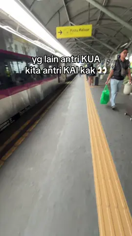 kasi paham derr #keretaapiindonesia #railfansindonesia 