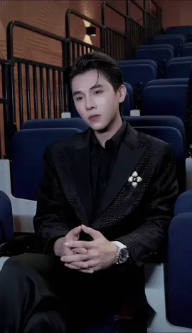 Bạn nào có cô người yêu hay đòi “Thanh xuân” thì vào hết cả đây #TXNCD #Bino #GrammyMusicVietnam