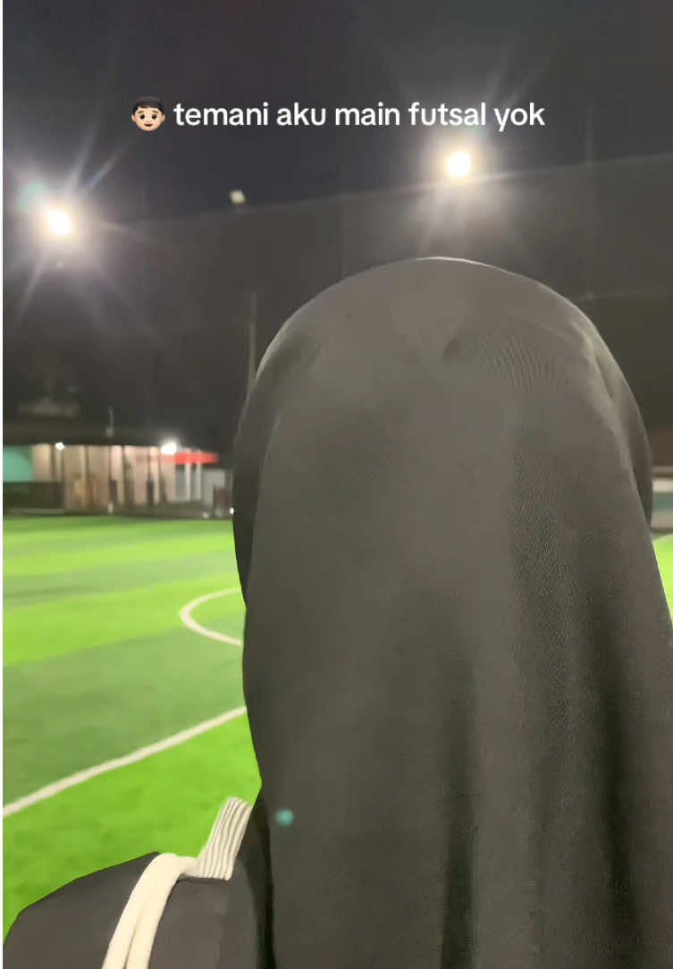 Outfit simpel vest dan kemeja tapi gak maluin ya 🤭 #outfitideas #outfitinspo #ootdhijab #outfitsimple 