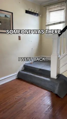 I went back… what I found will shock you. 😳👻 Wait for Part 3 #abandoned #hauntedhouse #storytime #creepyfinds #realestate #oldhome #squatters 