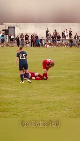 Footballl fail 🤣⚽️ #fail #fails #footballvideo #failvideo #funnyfails #funnyvideos😂 #fyp #fypツ #footballs #funnyfail 