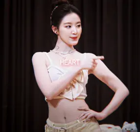 This outfit looks so cute with the bow🫶🏻#shuhua #shuhuaedit #idle #gidle #idleedit #gidleedit #kpop #kpopfyp #kpopedit 