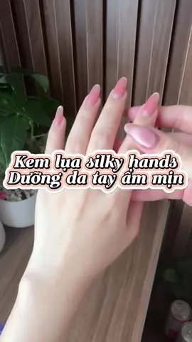 Mua xài thử đi mấy bà dưỡng ẩm làm mềm da tay tốt lắm #kemduongdatay #kemduongtay #kemtay #duongdatay #chamsocdatay #chamsocda #lamdep #kemduongam #kemduongtaychan #duongdataychan #duongam 