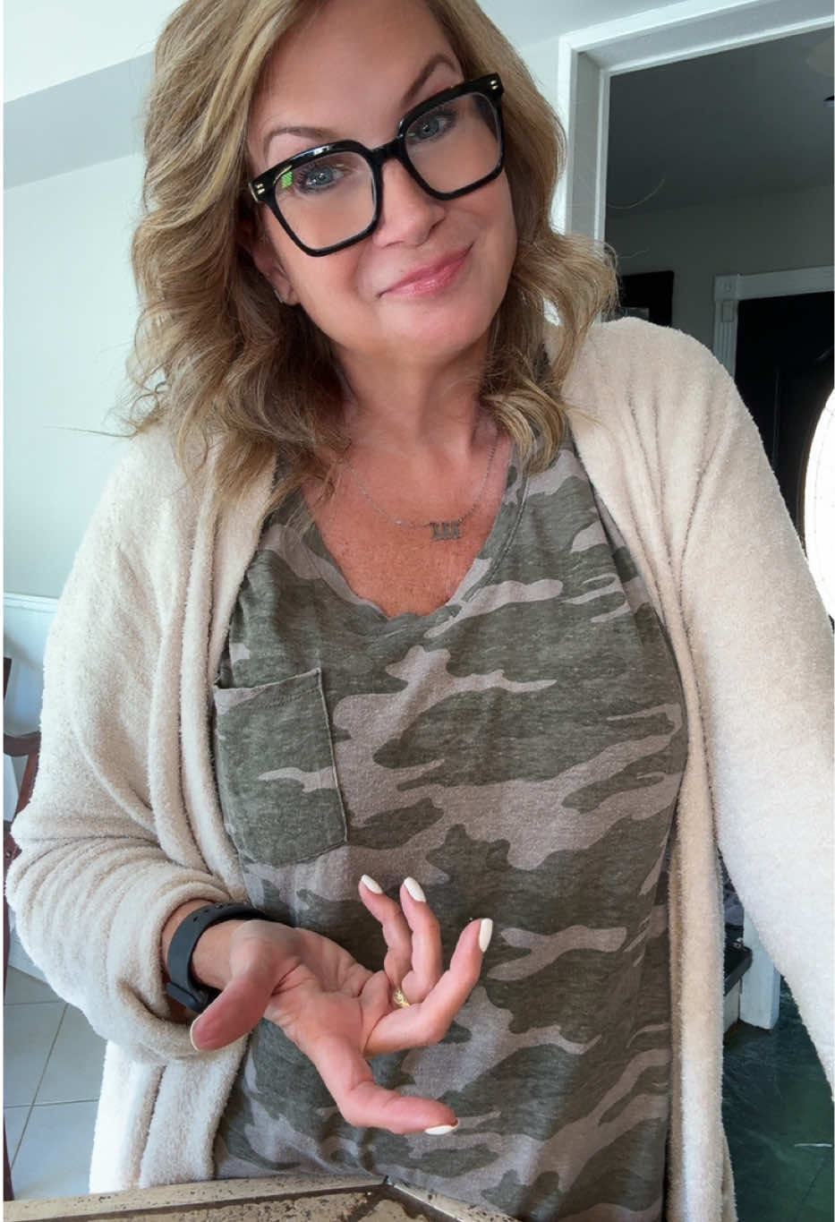 Clappin’ my way to 1K like it’s a blue ribbon at the county fair 👏😏 Cute? ✅ Caffeinated? ✅ Underrated? Tragically. Hit that follow, sugar—‘cause this Southern gal’s got more charm than TikTok knows what to do with 💁🏼‍♀️✨ #TikTokGrowth #creatorsearchinsights #viral #engagement #fyp #funny #viraltiktok #over50 