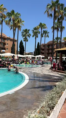 Honestly couldn’t believe it when I got here 😂😂😂😂 A Doner Kebab everyday by the pool 😍😍😍😍 Holiday Goals at its finest  #fyp #fy #kebab #FoodLover #FoodTok #foodreview #foodies #irishfoodblogger #viralllllll #videoviral #content #holiday #foodblogger 