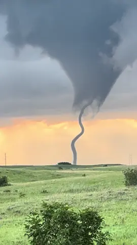 Absolute mesmerizing footage I shot last night of the Gary, South Dakota Torando. #tornado #twisters #weather #severeweather #stormseason  #southdakota 