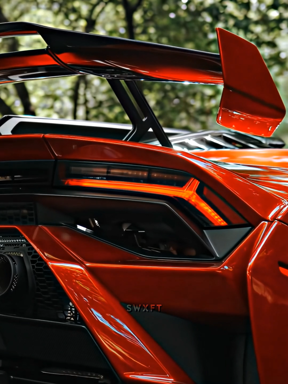 Shake it to the max 🫨 | 🎥:@Dayday 📸 | #lamborghini  #huracan #sto #edit  #teamfx⚜️ #swxft #v10 #4k 