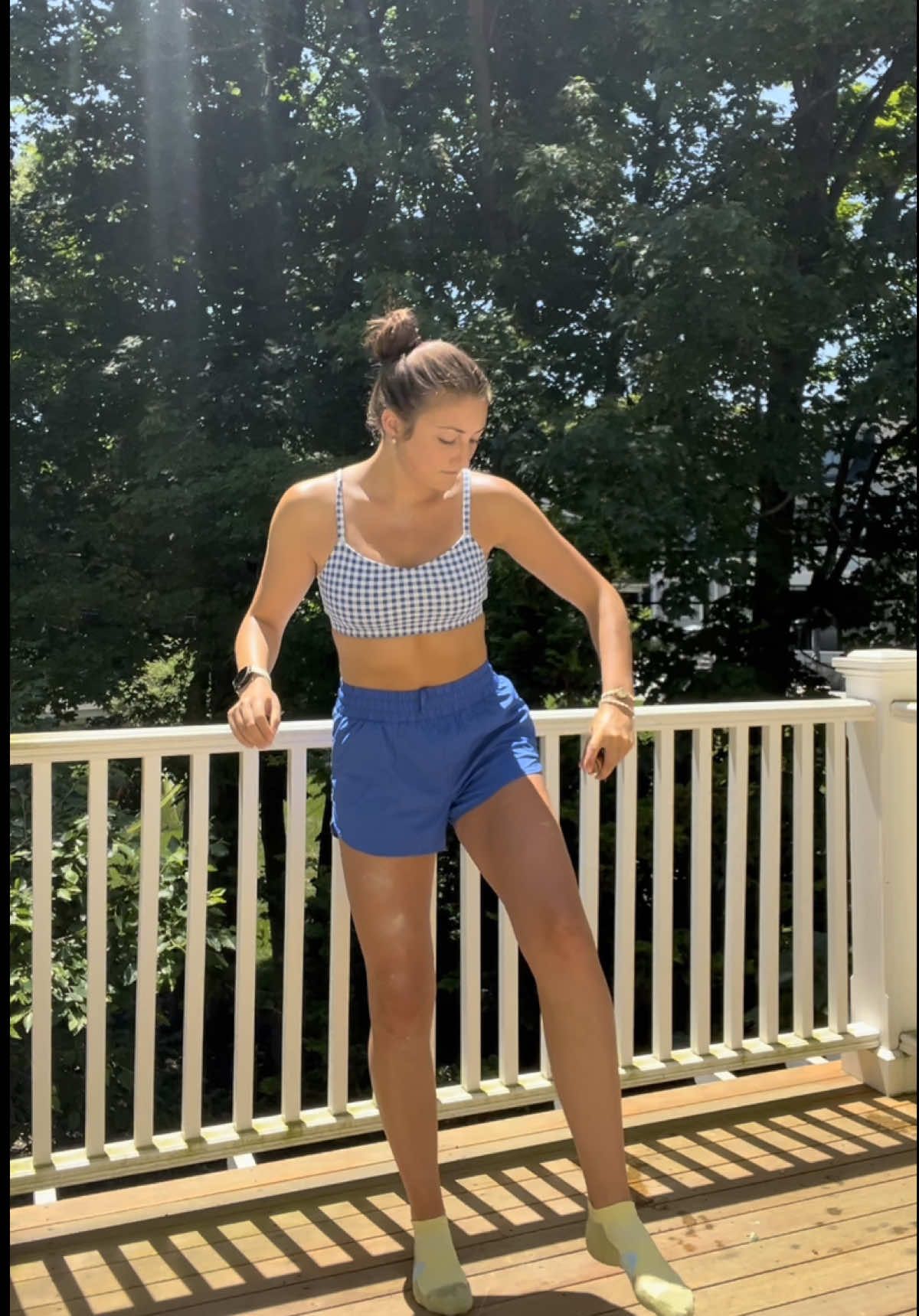 Heat acclimation = better efficiency!!! even though it’s tough pushing through the discomfort of heat it will help you perform better in hotter and cooler conditions later on. My favorite part is getting a tan 🌞#heatwave#runvlog#cardiovascularefficiency#hawaiiantropic 