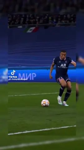 Les dribles magics de Mbappé 🤩🤩🤩#kylianmbappé #dribble #skills #football #CapCut 