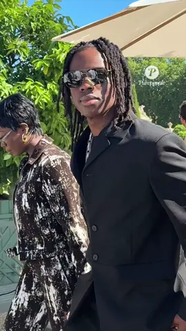 Rema au défilé Jacquemus #rema #jacquemus #fashionweek #pfw #versailles #abacapress  