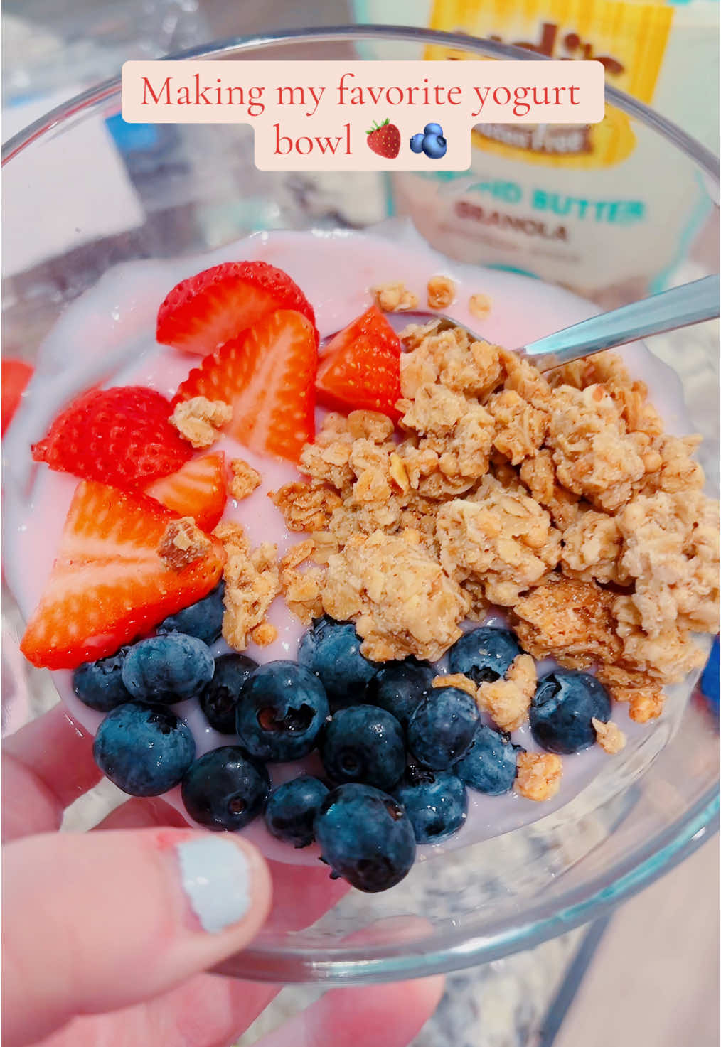 Making my favorite yogurt bowl with @SoDeliciousDairyFree strawberry coconut yogurt 🍓#glutenfree #dairyfree #udisglutenfree #fruit #Summer 