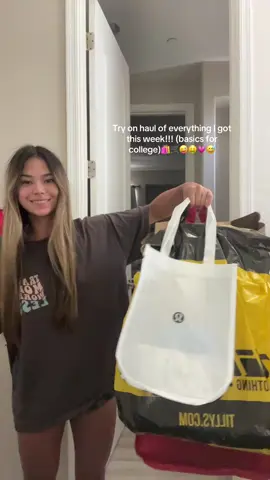 waiting for my brandy to deliver #tryonhaul #basics #gap #lululemon #oldnavy #pacsun #tillys