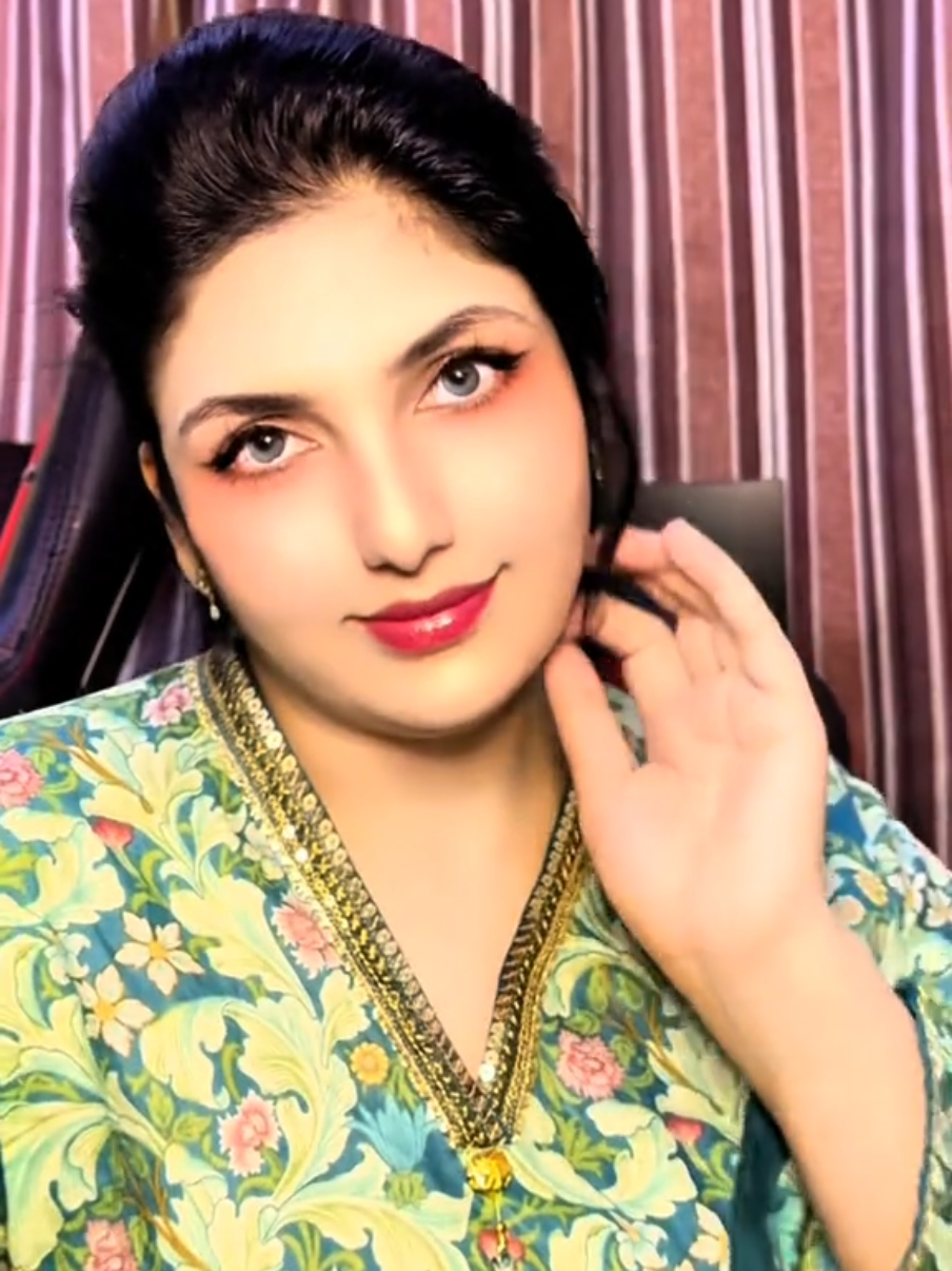 Soni lug di soni lug di 🥰♥️💕 @zarab_qatar  #soni #blogger #qatartiktok #zarab #qatar #wow #Love #jutt #newsong 