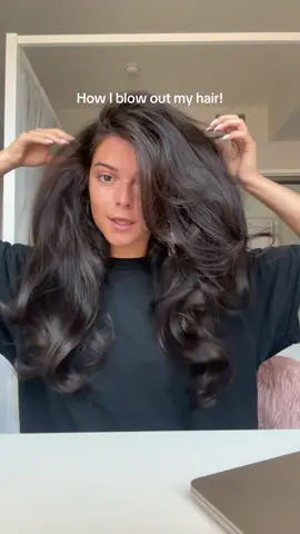 The volume????!!! @BondiBoost #hairtutorial #rollers #90sblowout #victoriasecretblowout 