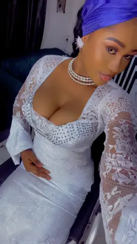 Dress:@reehyamh_fc .. @reehyamh_fc is always trusted by styling and to provide a stunning tailored dresses for you to slay. We deliver nationwide ✈️✈️ .. 📍: Oyo/Ibadan  .. For enquires and consultations please kindly send us a message on IG Or WhatsApp  08101621822 #fashiondesigning #happyclient #trend #reehyamhfashioncloset #fashiontiktok #asoebi #explore 