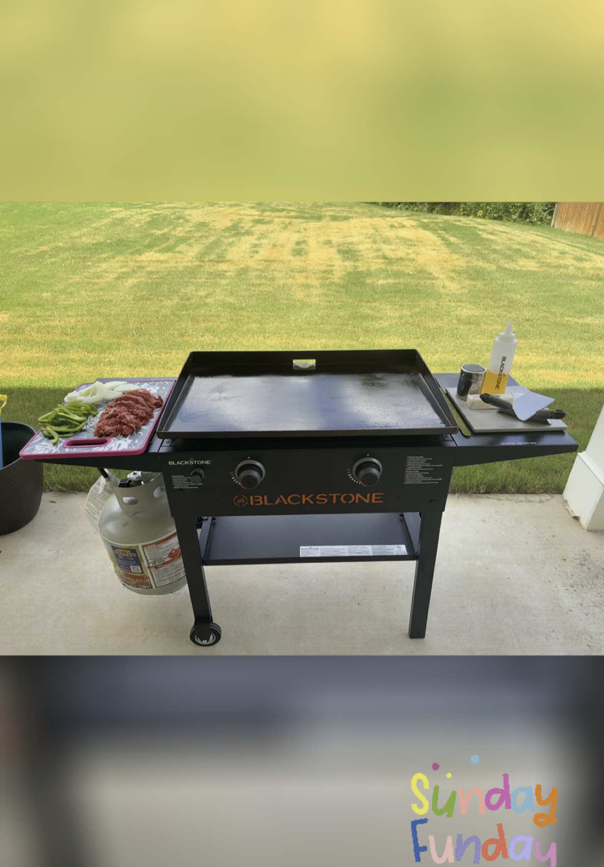 Sunday funday 🤞🏽🙌🏽☀️🏊🏼‍♀️💦🩷😋 #sundayfunday #blackstonegriddlecooking  #phillycheesesteaksliders #soyummy #summervibes #poolvibes⛱ #watermelon #goodgood #fypage #fypage 