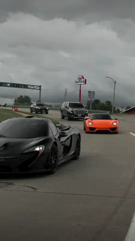 It doesn’t get better than this 😉 | #ferrari #laferrari #mclaren #p1 #porsche #918spyder #hypercars #supercars #carsoftiktok #cartok #carhub #fyp 