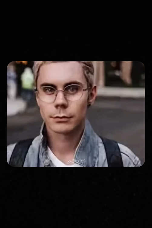 Ян Топлес | Арсен Маркарян #арсенмаркарян #янтоплес #топлесмем #ии 