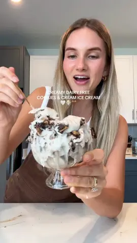💖 @glowingwithgracee ... DAIRY FREE COOKIES & CREAM ICE CREAM😍 Recipe: -1 can coconut cream, solid part only -1 cup cashews, soaked in boiling water for 15min  -3/4 cup maple syrup -1 tsp vanilla - @simplemills sandwich cookies  How to: -add all ingredients to a food processor and pulse until creamy, if mixture is grainy keep pulsing until smooth -pour into any glass container and mix in crushed sandwich cookies, top with extra cookies  -freeze for at least 5 hours or until solid -thaw for a few minutes before serving and enjoy! #icecream #dairyfree #cookiesandcream #summerrecipes #healthyrecipes #homemadeicecream