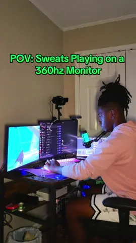 Playing Fortnite on a Projector 😤 #fortnite #projectorscreen #interactiveedit #fyp #360hz 