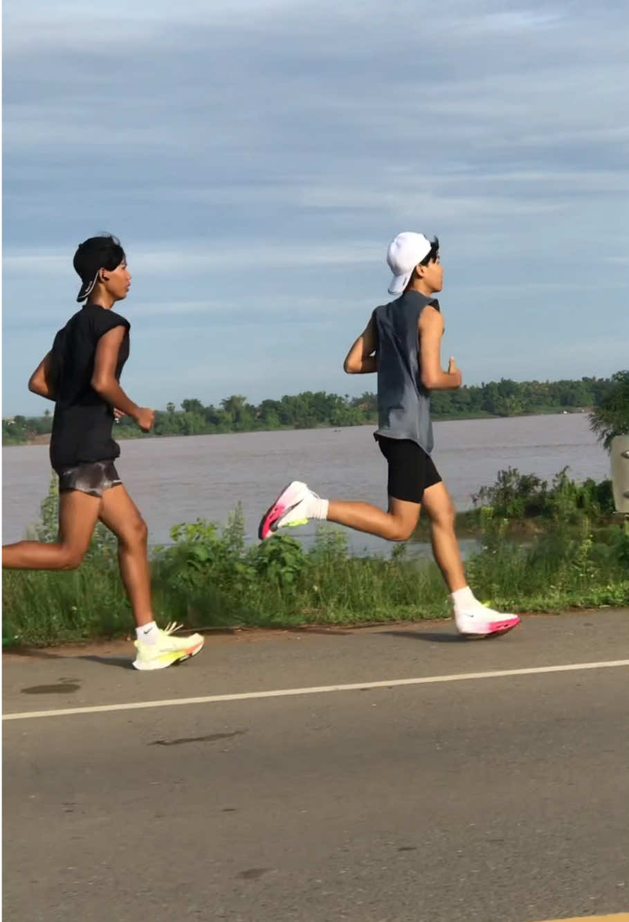 Morning run @[ D O M ] @FA VID #morningrun #run #Running #runningcambodia #runningman #runfofun #ezrun #runfaster #runfast #kanya 
