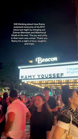 Such a beautiful NYC moment. #ramy #ramyyoussef #nyc #zohranmamdani #comedyshow 