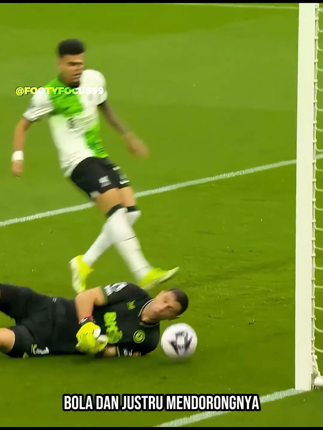 momen langka dari Emi Martinez