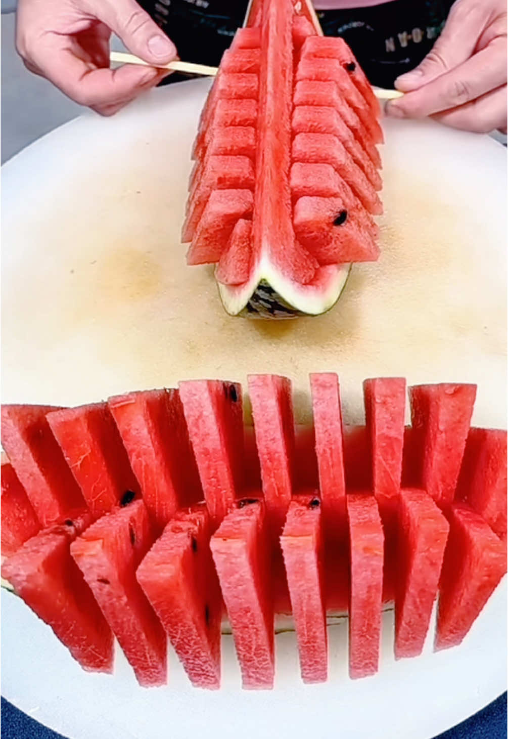 OMG, Cutting Watermelon 🍉 Is Surprisingly So Stress-Relieving! #shorts #asmr #satisfying #StressRelief #trending