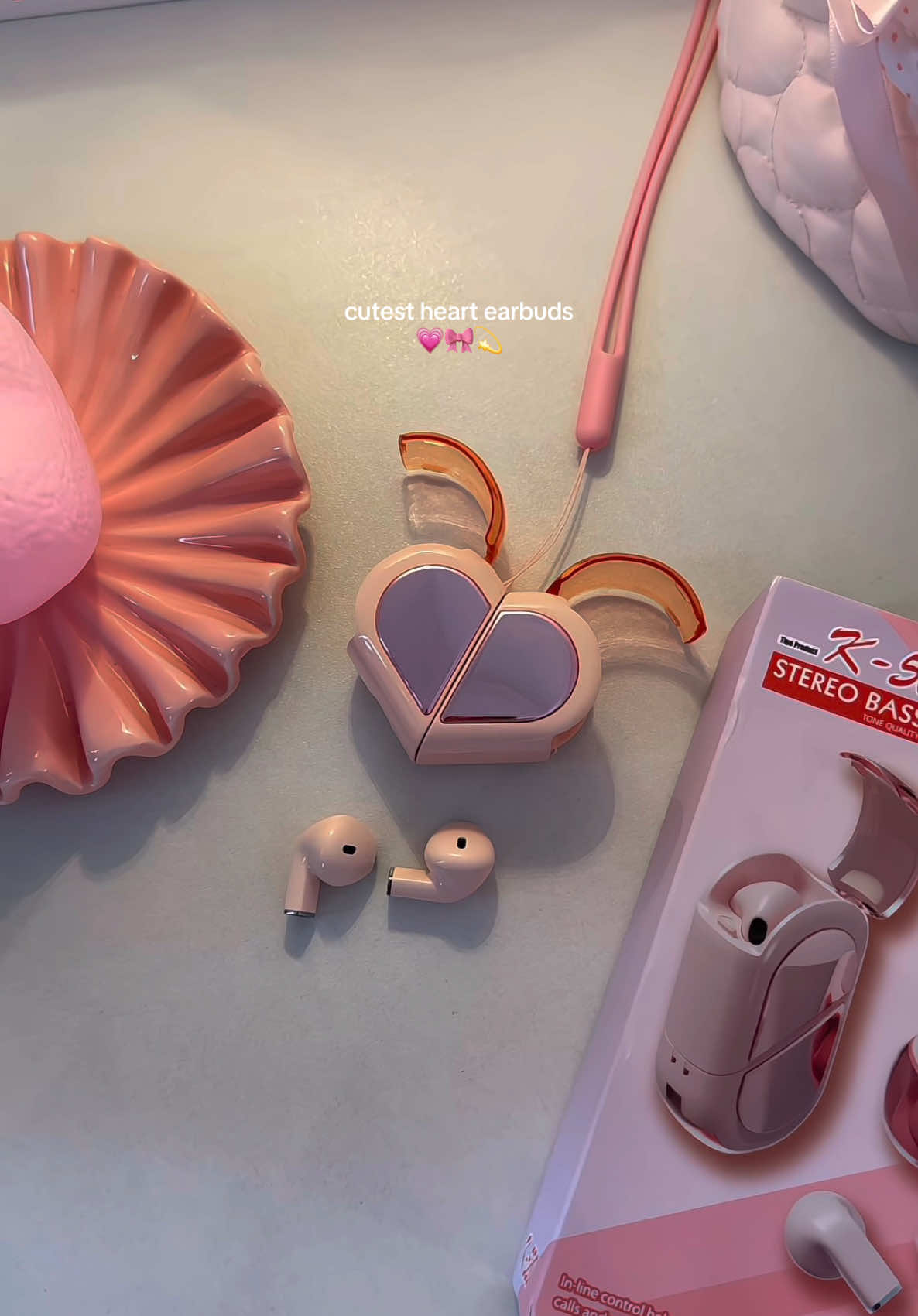cutesy💫😩 #fyp #heartearbuds #earbuds #earbudswireless #earbudsviral #earbud #earbudsreview #bluetooth #bluetoothearbuds #wirelessearbuds #trending 